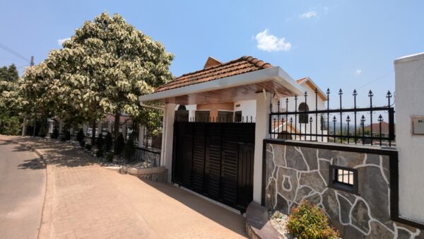 House for rent Nyarutarama Near SIMBA - Image 4