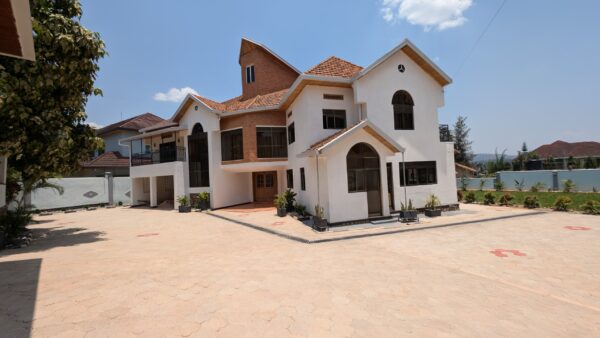 House for rent Nyarutarama Near SIMBA - Image 3