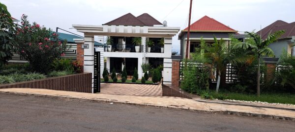 Spacious 6-Bedroom Apartment for Sale in Kibagabaga - Image 5