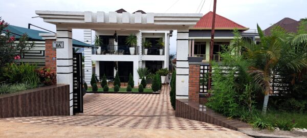 Spacious 6-Bedroom Apartment for Sale in Kibagabaga - Image 4