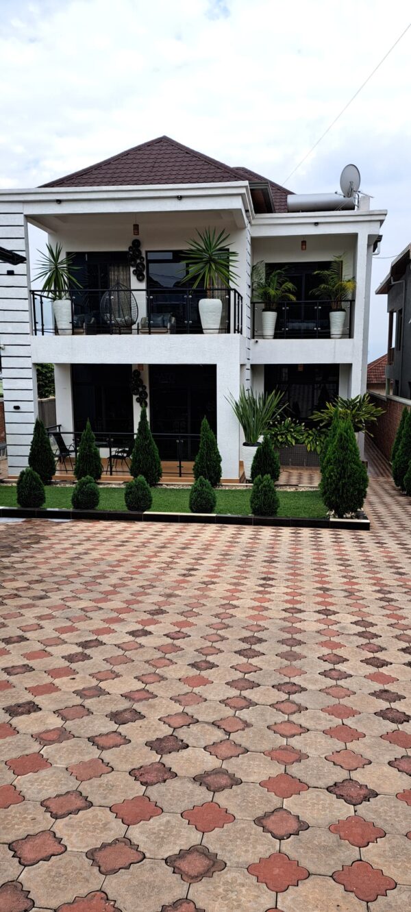 Spacious 6-Bedroom Apartment for Sale in Kibagabaga - Image 3