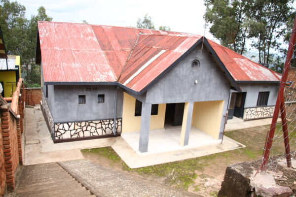 3-in-1 House for Sale on 757 SQM Plot - Image 4