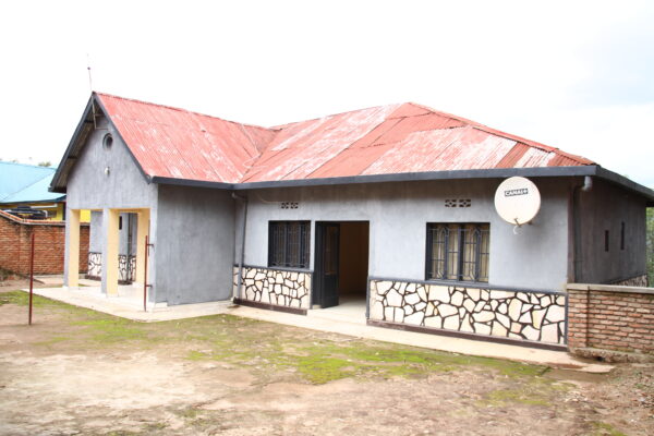 3-in-1 House for Sale on 757 SQM Plot