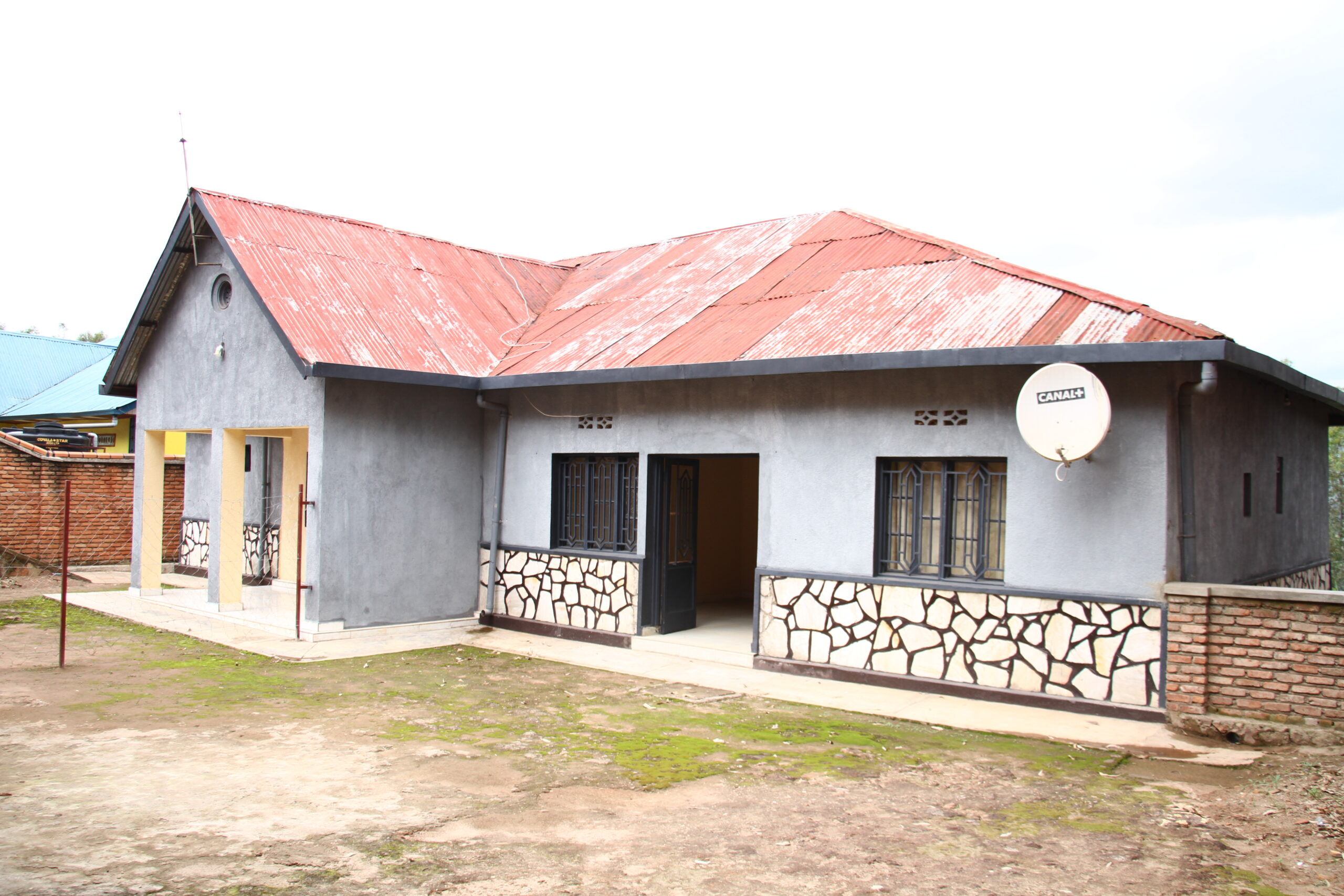 3-in-1 House for Sale on 757 SQM Plot