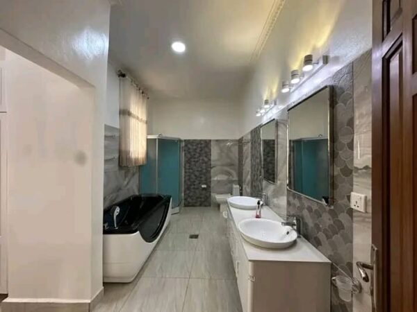 Furnished House for rent in Rebero - Image 4
