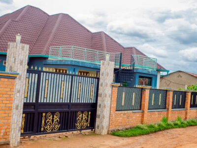 Spacious 5-Bedroom House on a 604 Sqm Plot – Ideal for Family Living